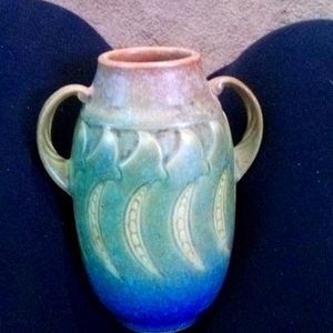Roseville 1030s vintage vase